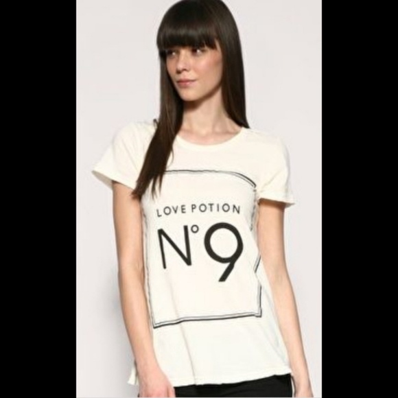 Wildfox Tops - Wildfox Short Sleeve Beige Cotton T Shirt Medium